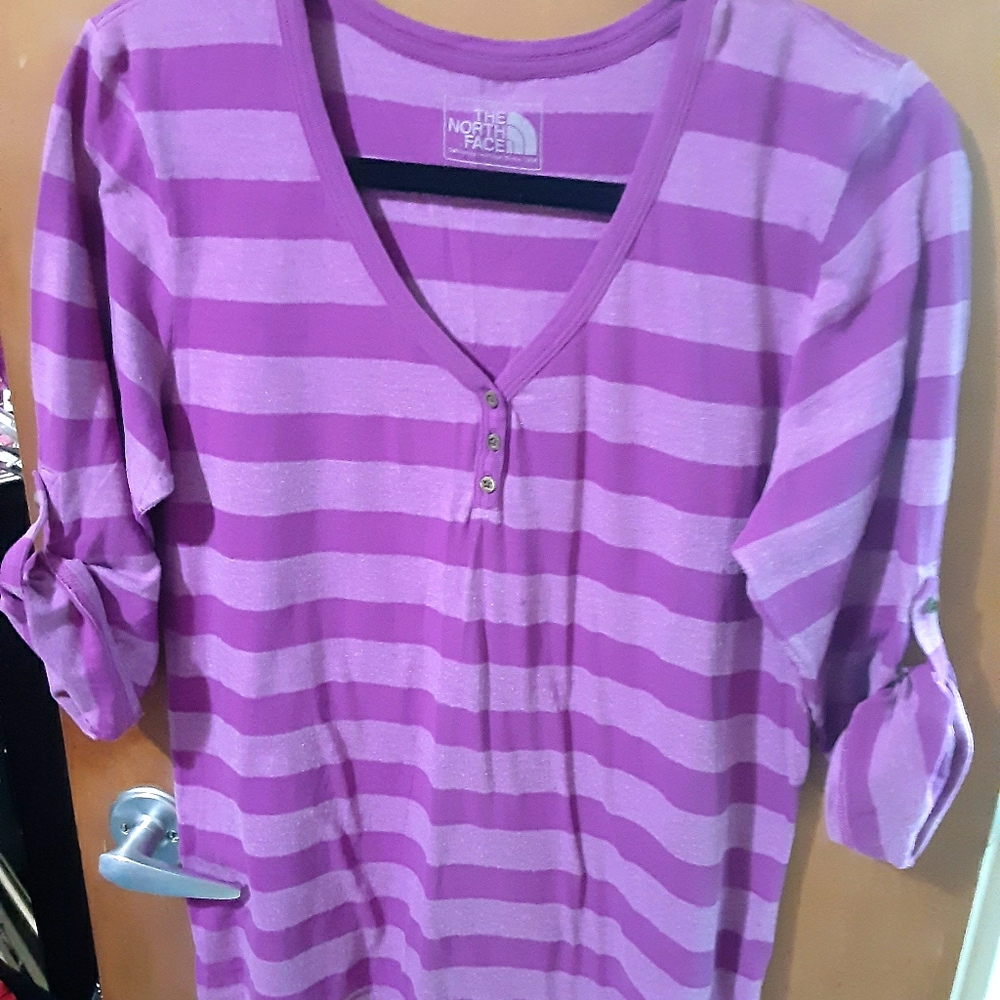Womans NORTH FACE TOP